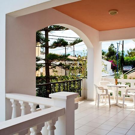 Captain Michalis Apartments Galatás Exterior foto