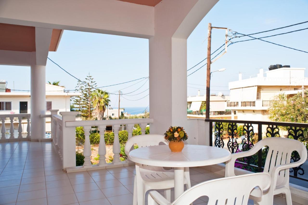 Captain Michalis Apartments Galatás Exterior foto