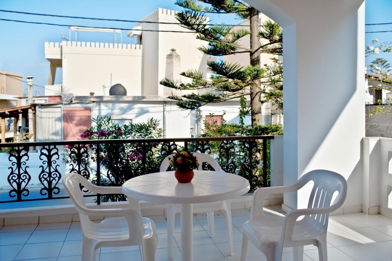 Captain Michalis Apartments Galatás Exterior foto