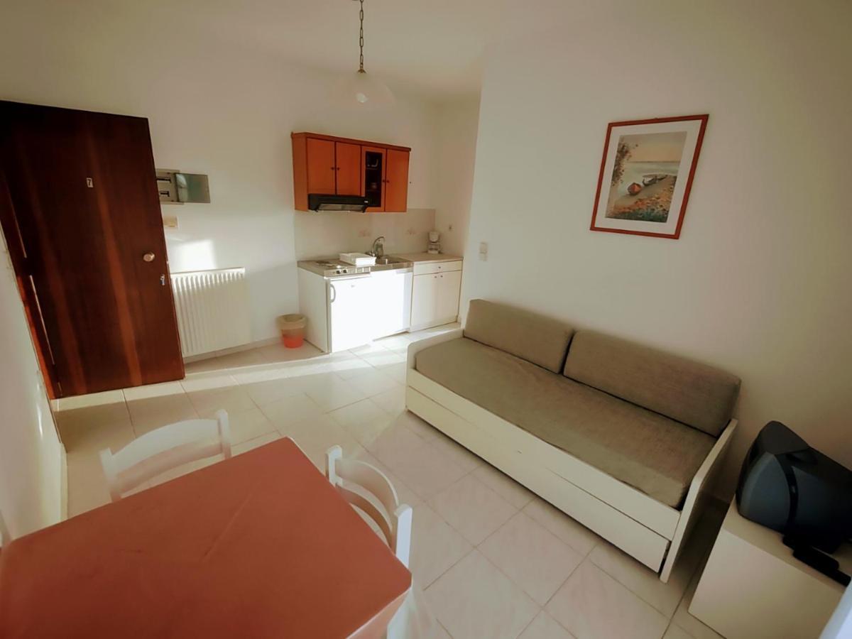 Captain Michalis Apartments Galatás Exterior foto