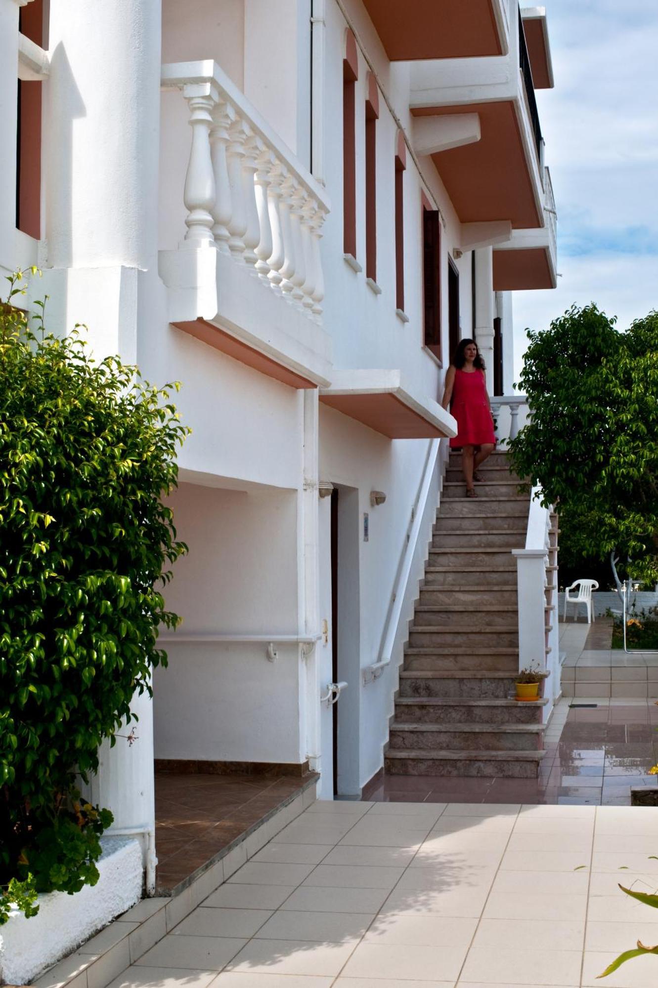 Captain Michalis Apartments Galatás Exterior foto